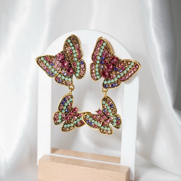 ✨Betsey Johnson Yara Rhinestone Butterfly Earrings - Picture 1 of 9